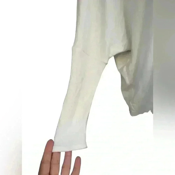 Frank Lyman Women's Top thistle zip up black and off white size 4 gently used - Picture 2 of 6